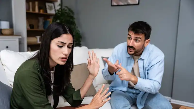 Evliliğinizi Bitiren Dört Yıkıcı Davranışa Dikkat Edin!