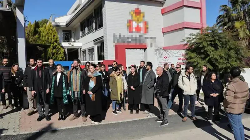 Karne Günü Velileri Şaşırtan Olay: Öğretmenler ve Öğrenciler Gözyaşlarına Boğuldu!