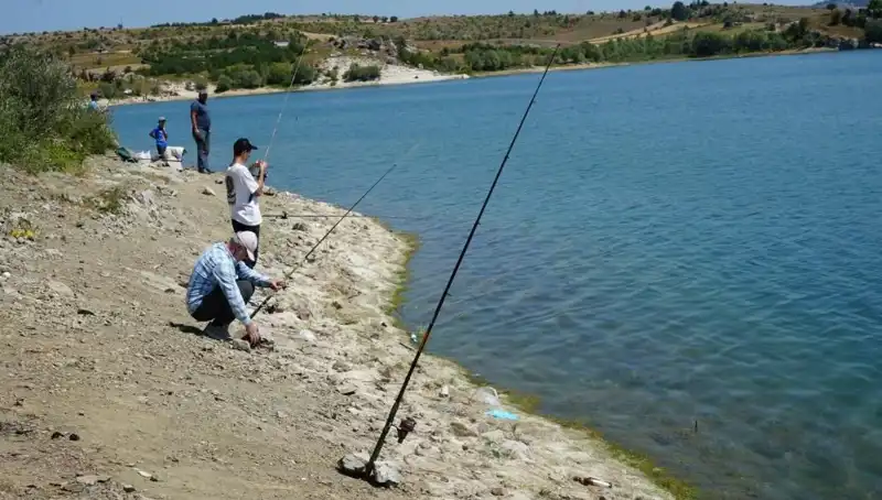 Kafeslerin Patlaması Sonrası Baraja Koşan Kalabalık Şok Etti