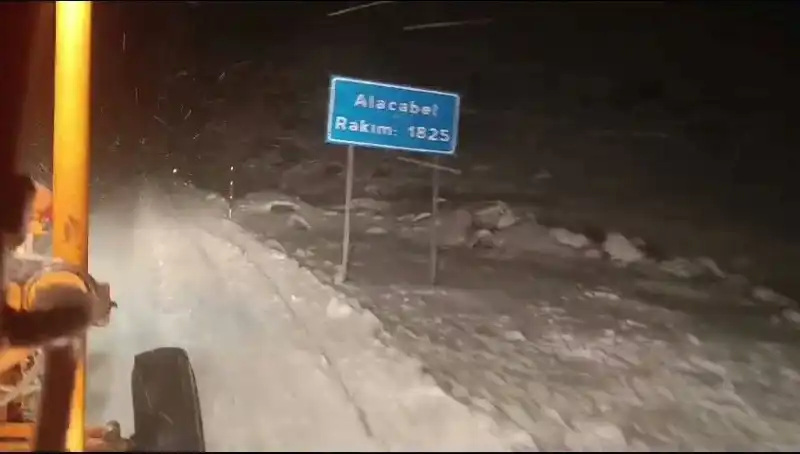 Antalya’da Beklenmedik Kar Yağışı: Sıcak Havalara Veda mı?