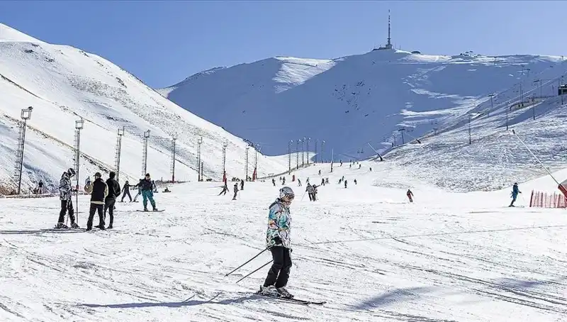 Palandöken’de Kışın Zirvesi: En Yüksek Kar Kalınlığına Ulaşan Kayak Merkezi