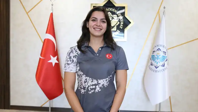 Altın Madalya Kazanan Esra’nın Hedefi: Dünya Şampiyonluğu!