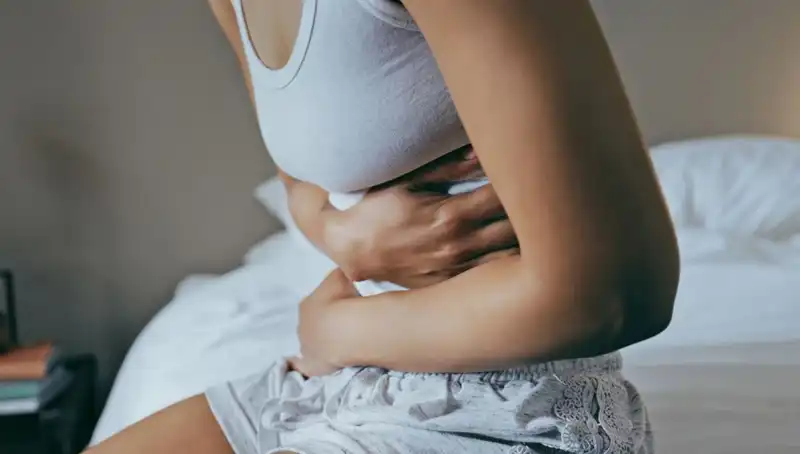 22 Yaşında Bağırsak Kanseri Teşhisi: Gençlerin Sağlık Sorunları Göz Ardı Ediliyor mu?