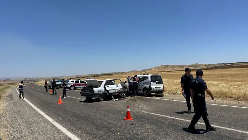 Adıyaman'da Feci Trafik Kazası: 4 Kişinin Hayatına Mal Oldu