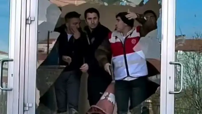 Maçta Gergin Anlar: Taraftarlar Arasında Kargaşa ve Şiddet Olayları