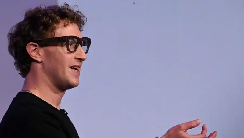 Yapay Zeka Destekli Akıllı Gözlükler: Zuckerberg’in Yeni İnovasyonu Neler Sunuyor?