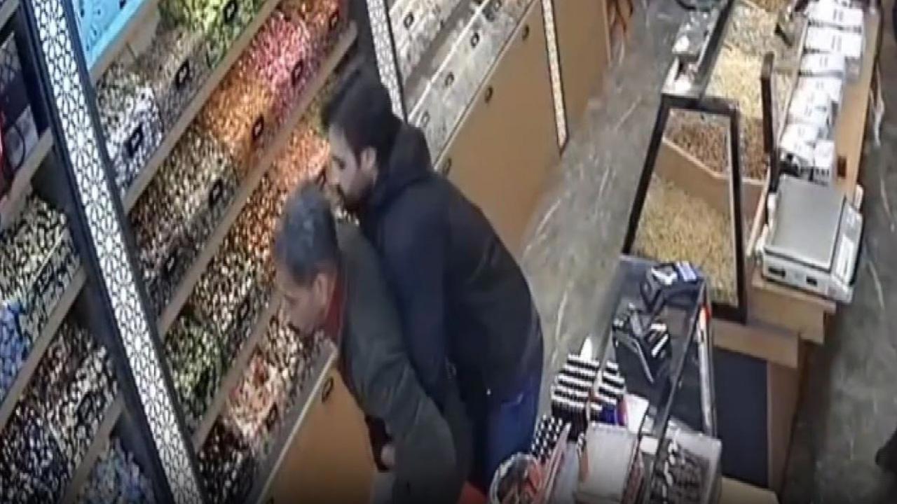 Bir Adam, Heimlich Manevrası ile Nefessizlikten Kurtarıldı
