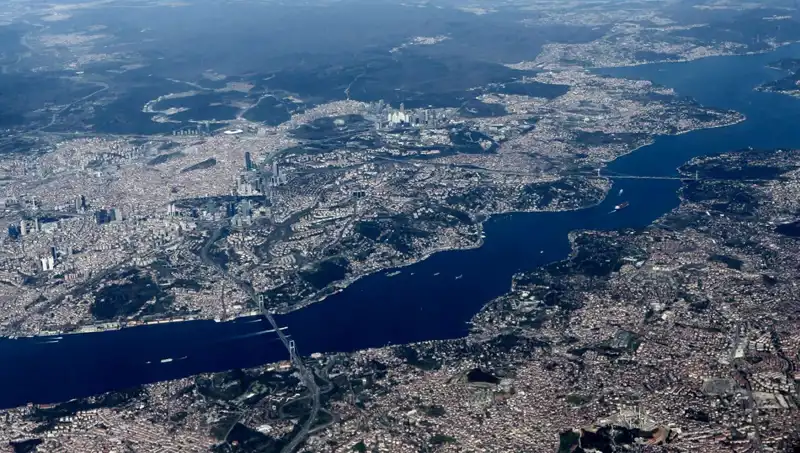 Bahar Rüzgarı İstanbul'da Hava Trafiğini Canlandırdı